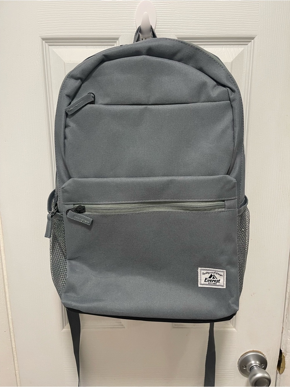 Everest Men's Gray Everyday Backpack
